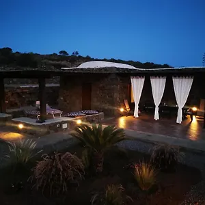 Casa vacanze Dammuso Il Tramonto Di Nica', Scauri (Sicily)